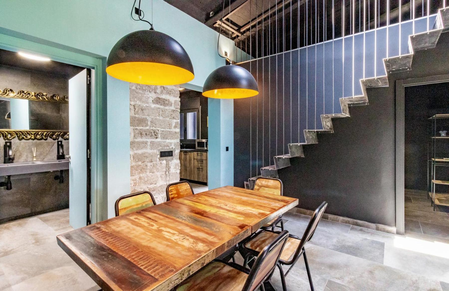 Black House Sorprendente Casa Estilo Industrial Olot Eksteriør billede