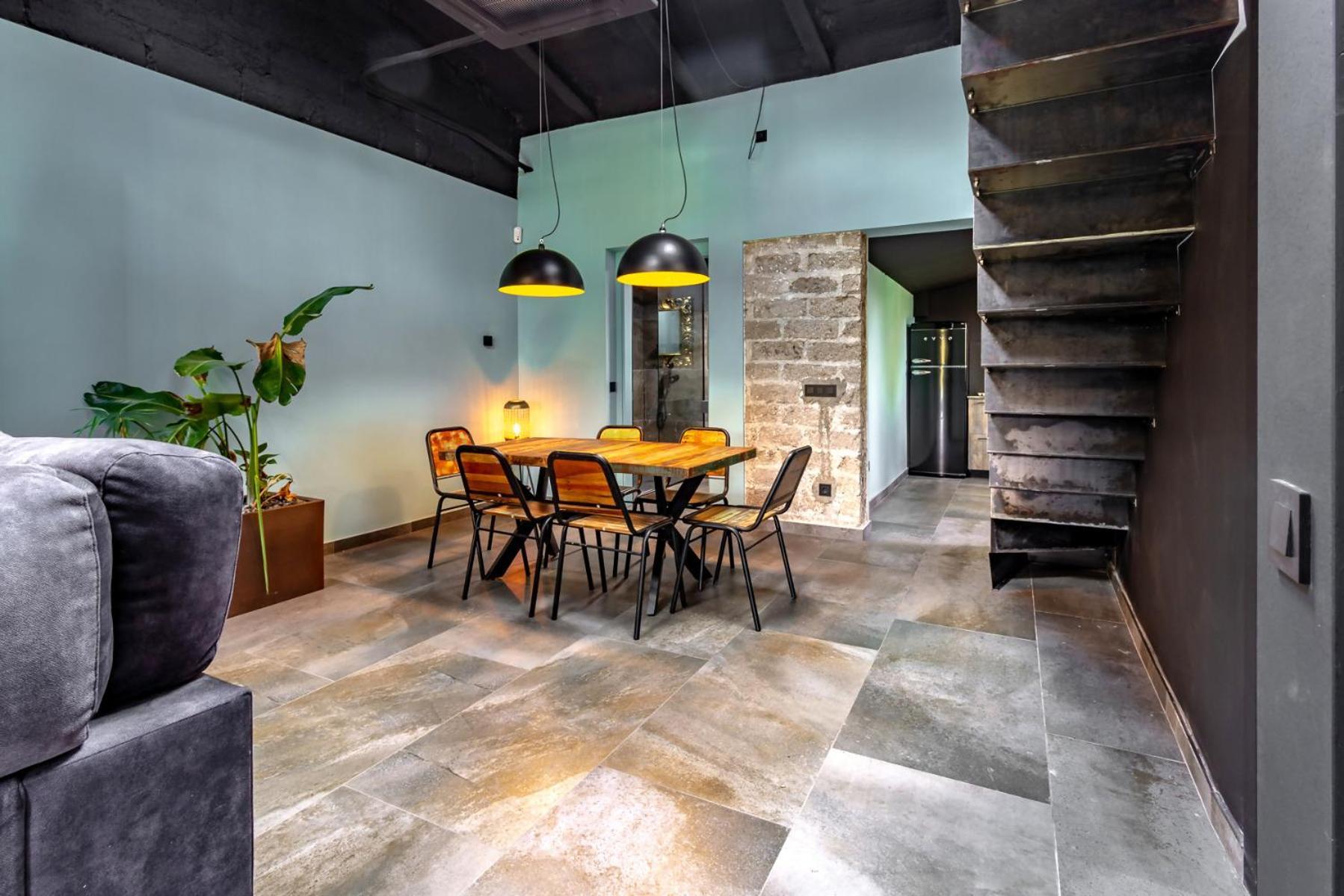 Black House Sorprendente Casa Estilo Industrial Olot Eksteriør billede